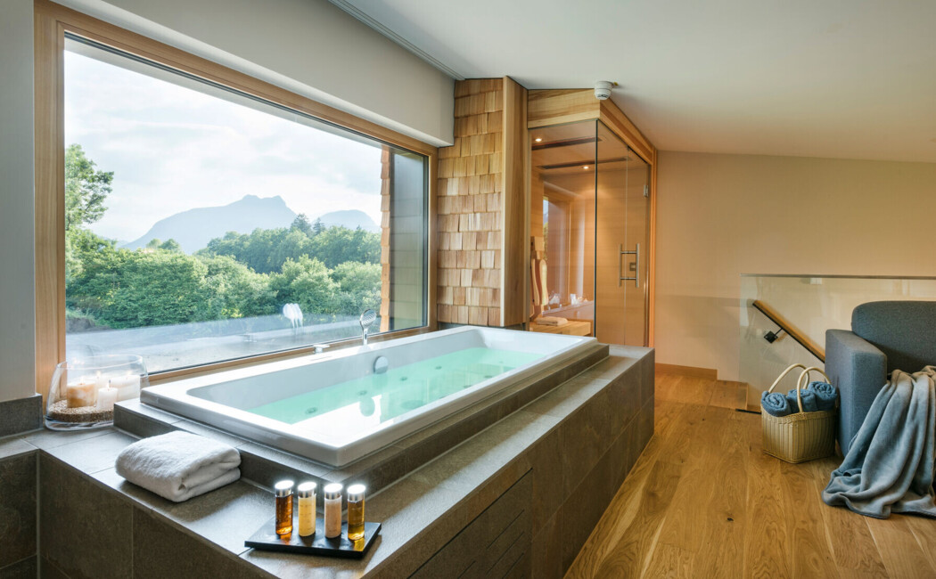 SPA-Loft Zimmer mit Whirlpool und Sauna - perfekt für Ihre Flitterwochen in Bayern