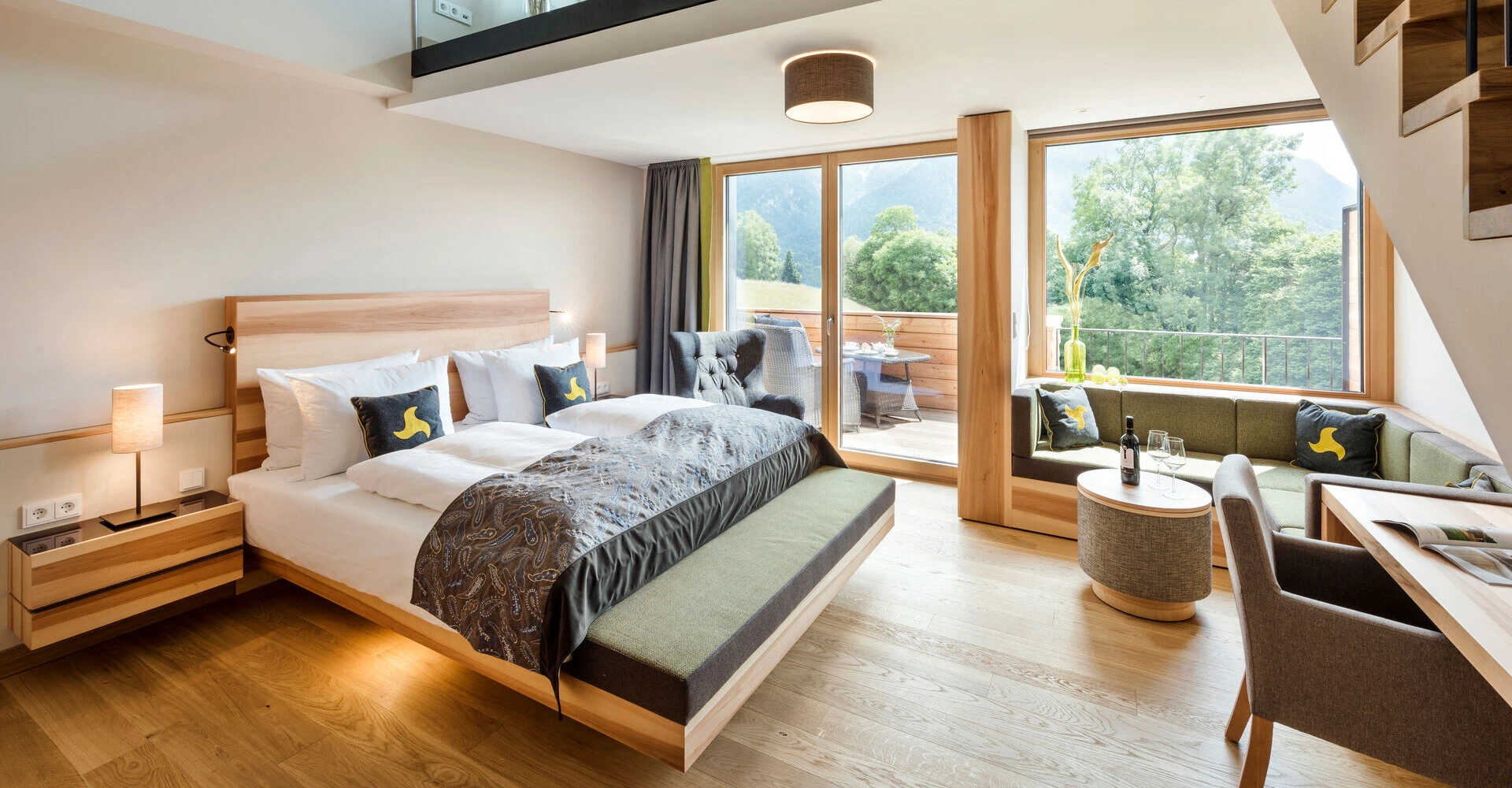 Romantische Auszeit f&uuml;r Zwei mit Panoramablick in die bayerischen Berge.